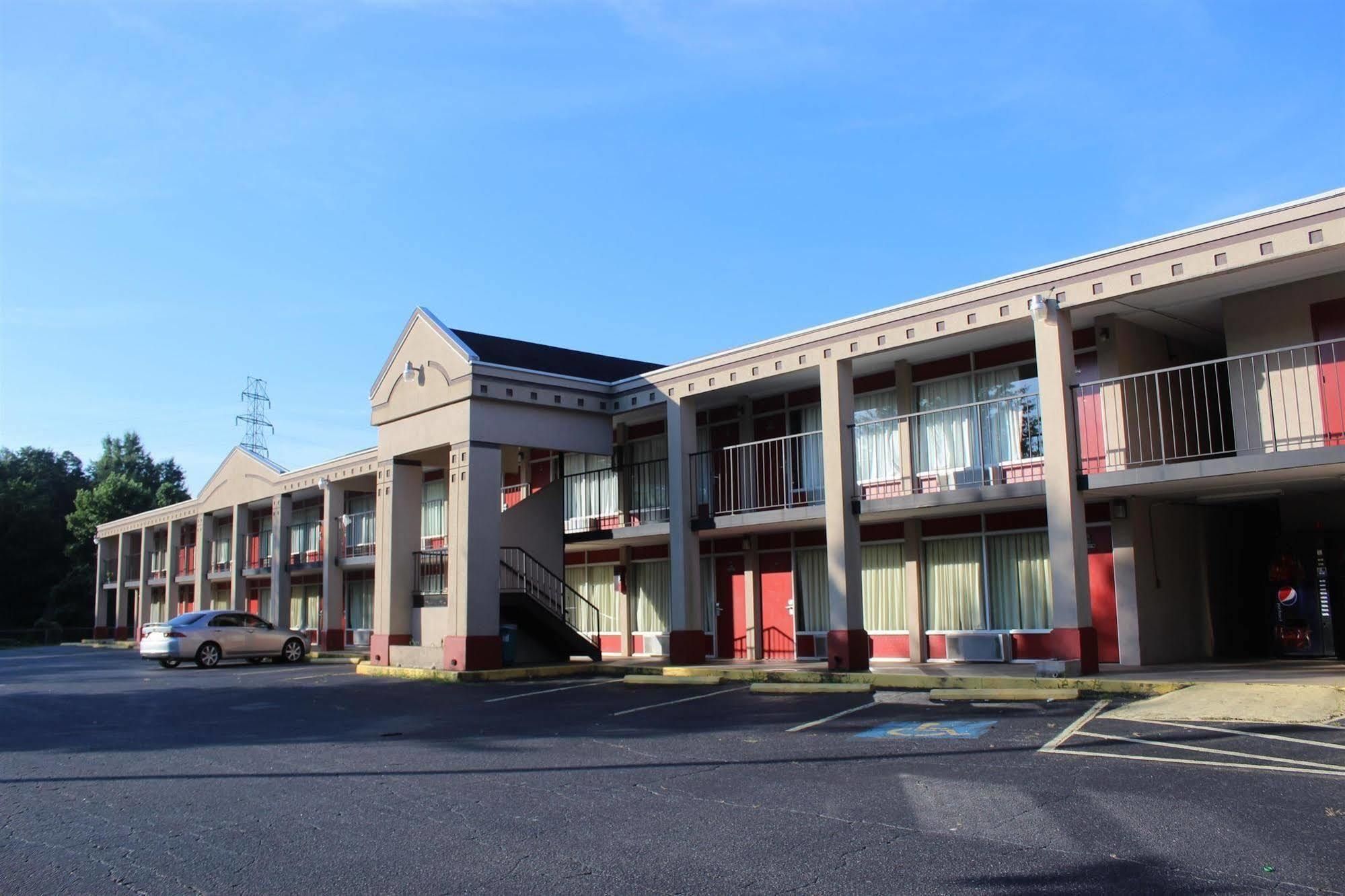 Town And Country Inn Suites Spindale Exterior photo