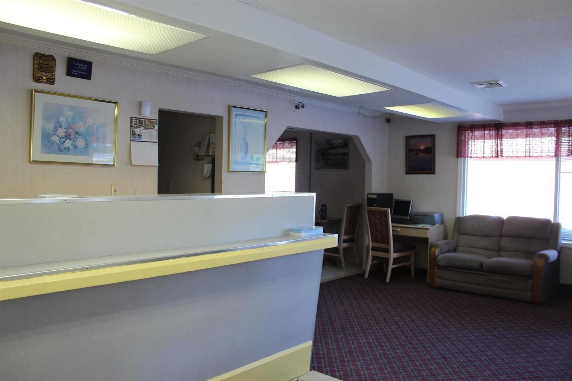 Town And Country Inn Suites Spindale Exterior photo